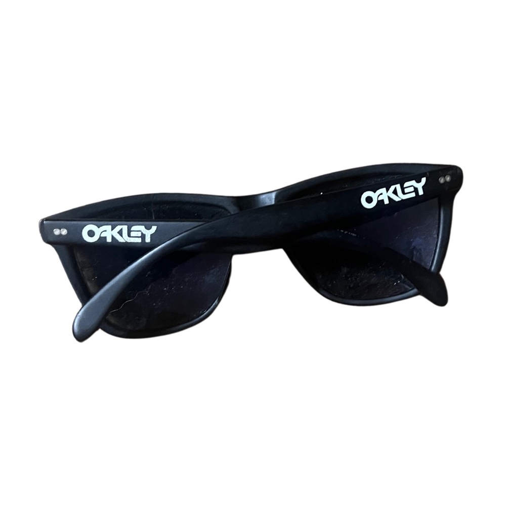 OAKLEY frogskins Sunglasses Black w/ violet polarized lenses unisex
